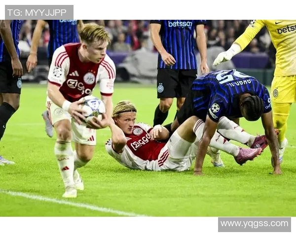 皇马3-1胜阿贾克斯晋级欧冠16强,莫德里奇破门助球队取得关键胜利 皇马3-1胜阿贾克斯晋级欧冠16强,莫德里奇破门助球队取得关键胜利