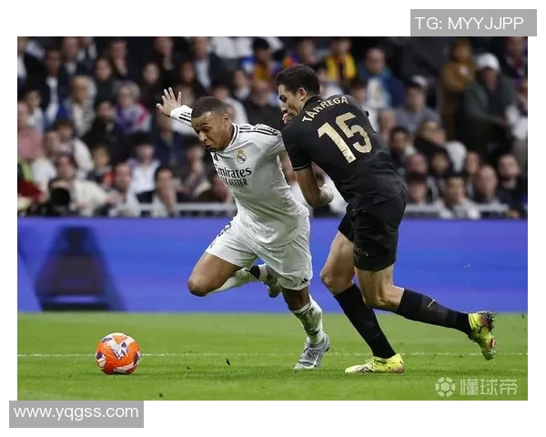 皇马2-0击败瓦伦西亚夺得西甲领先优势：球队战术解析与未来展望