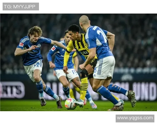 沙尔克04登顶德甲榜首夺冠前景看好